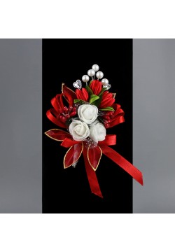 Бутоньерка "Три розы" (латекс) красно-белая